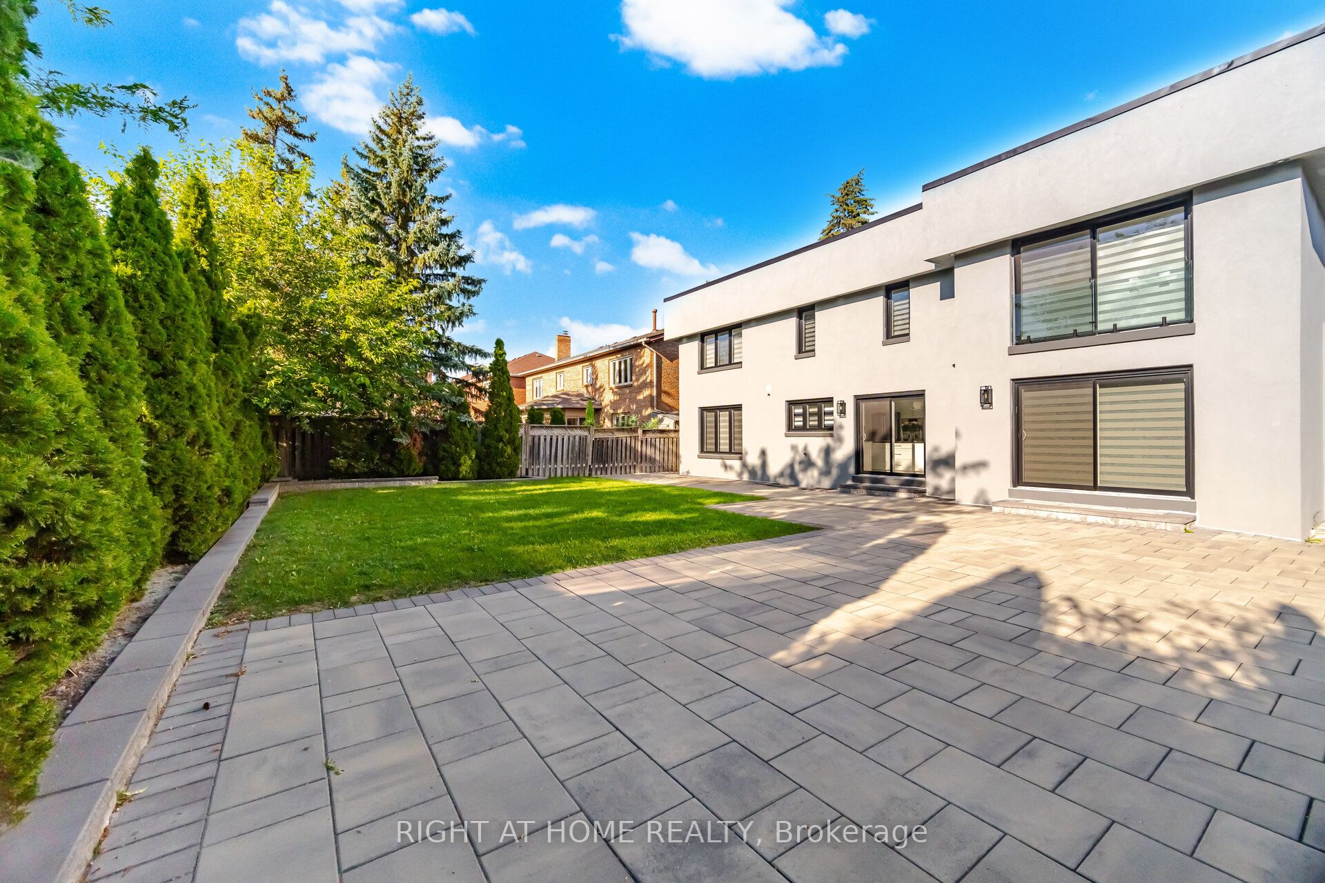 32 Colton Crescent S Property Photo 49