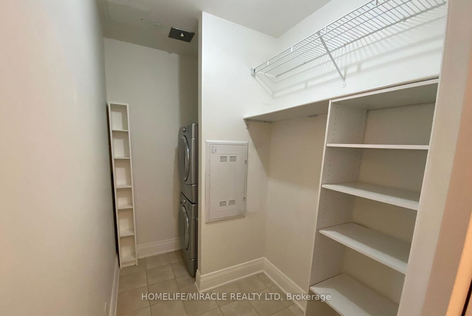 80 Burns Boulevard 425 Property Photo 11