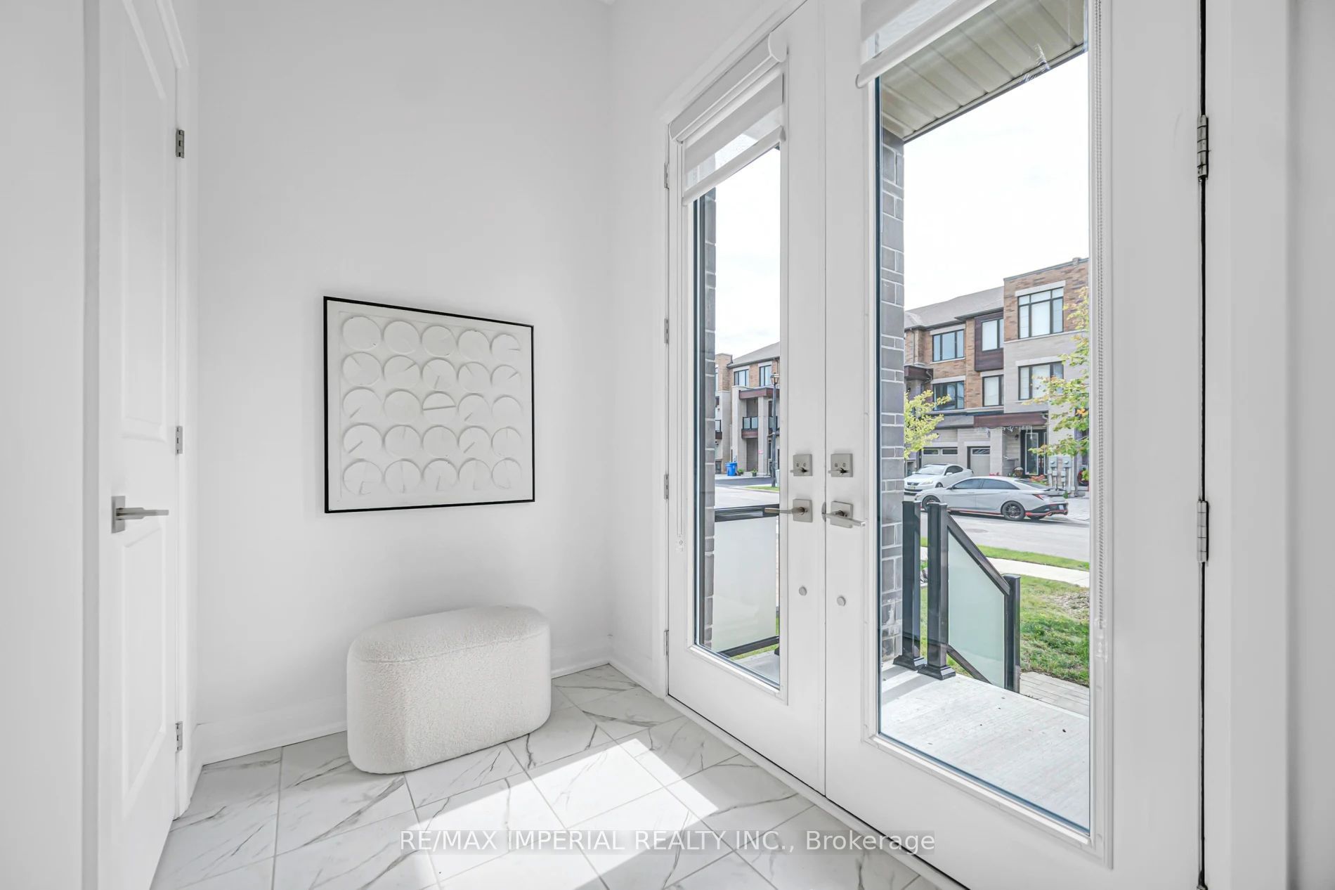 212 Vermont Avenue Property Photo 3