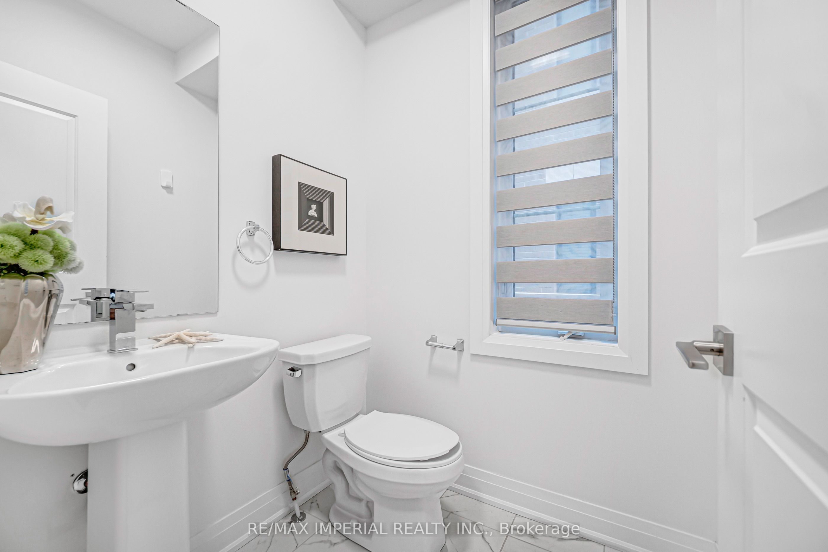 212 Vermont Avenue Property Photo 6