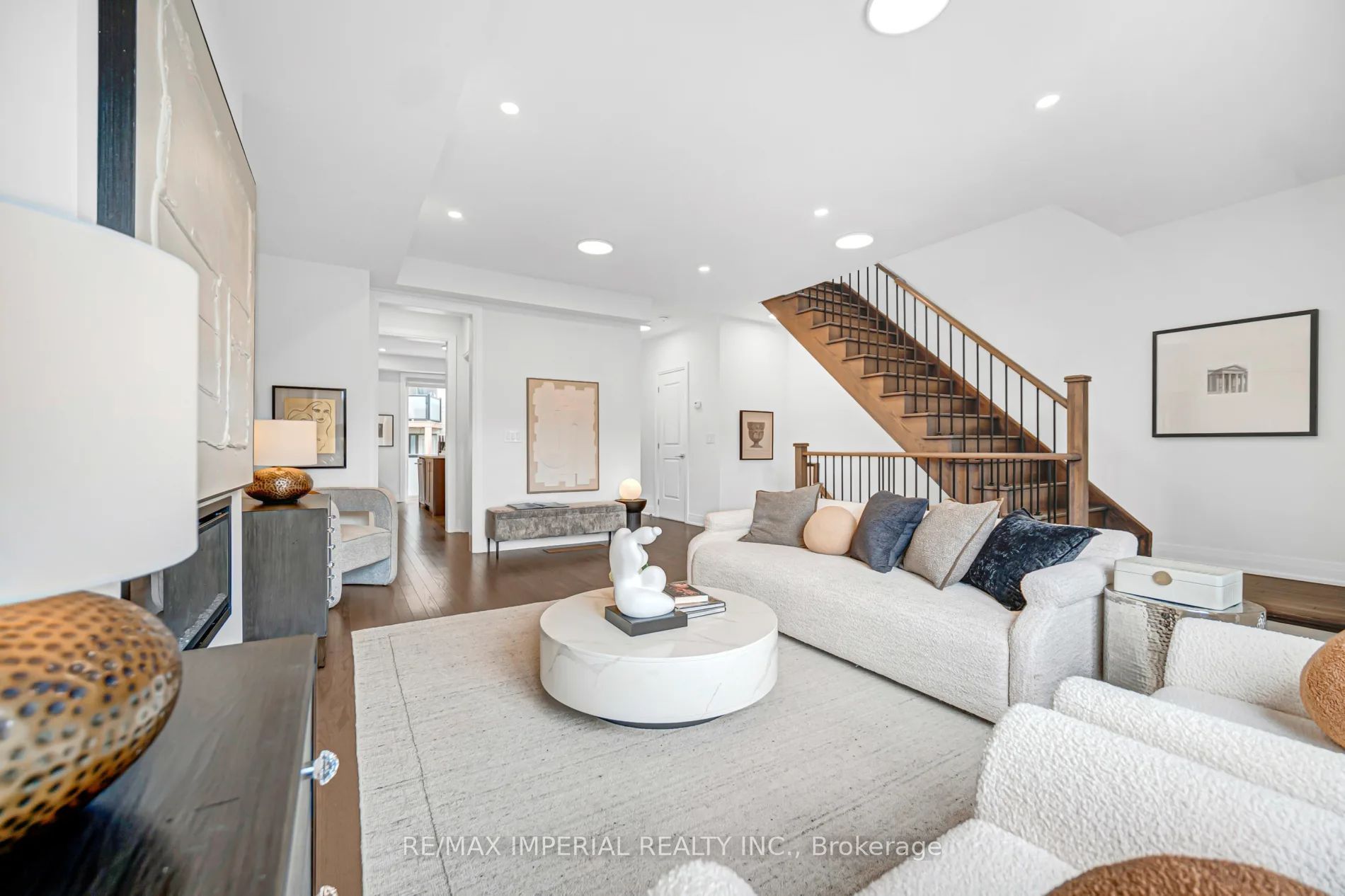 212 Vermont Avenue Property Photo 8