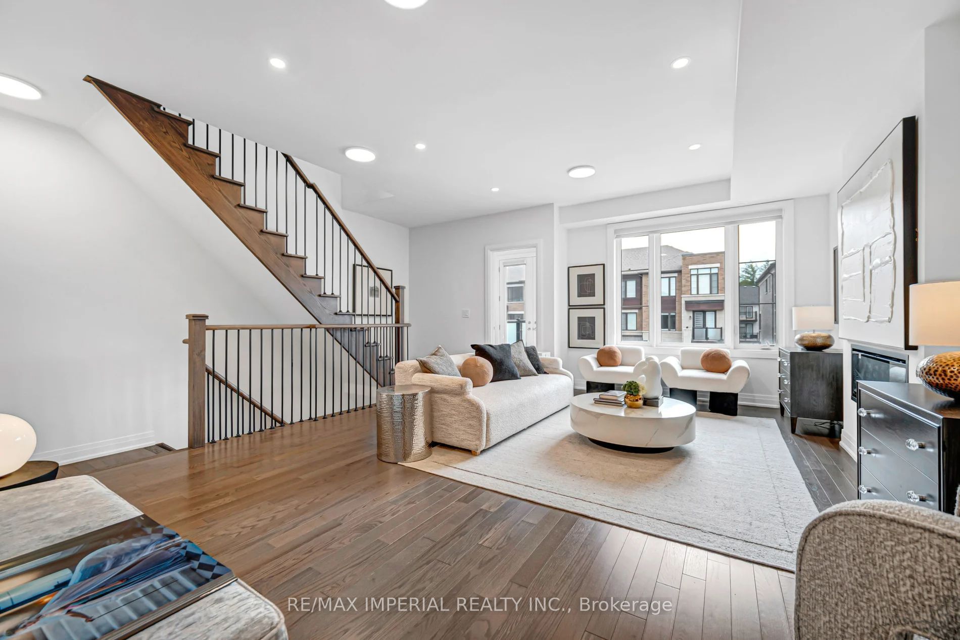 212 Vermont Avenue Property Photo 10