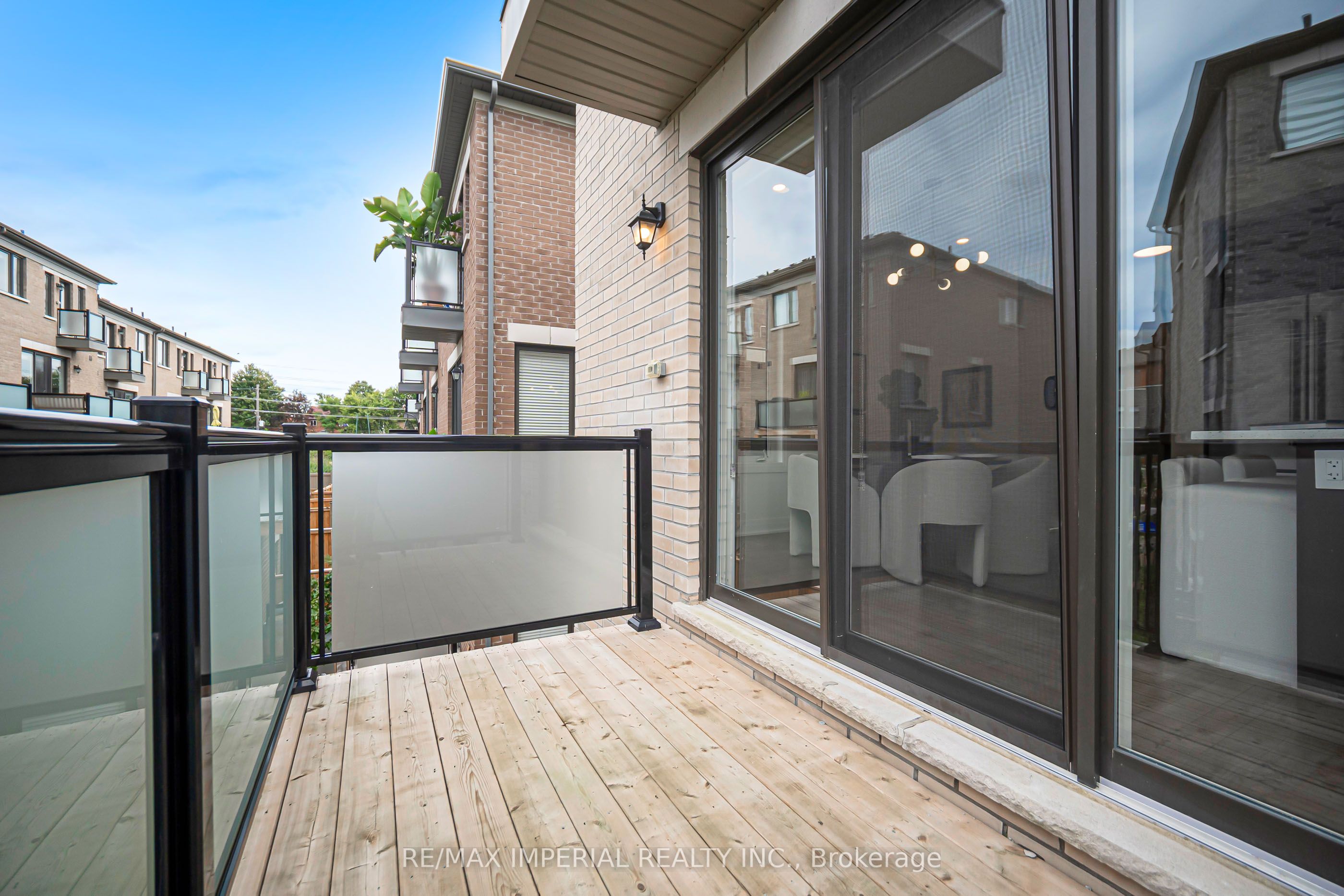 212 Vermont Avenue Property Photo 17