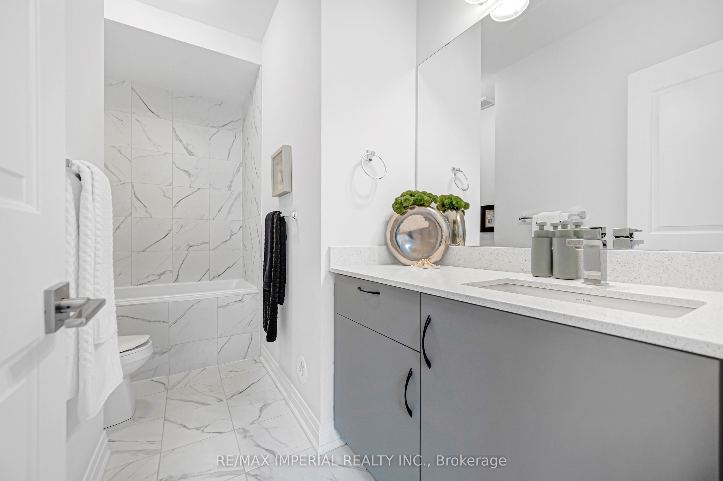 212 Vermont Avenue Property Photo 29