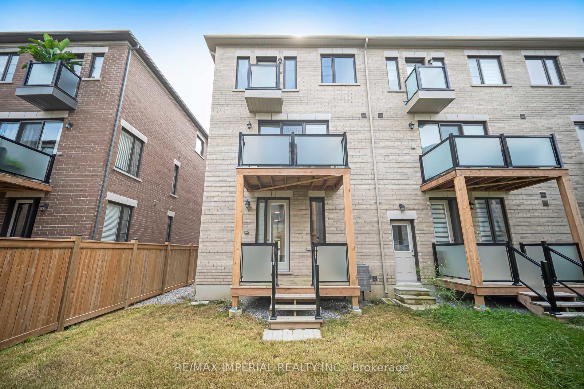 212 Vermont Avenue Property Photo 33