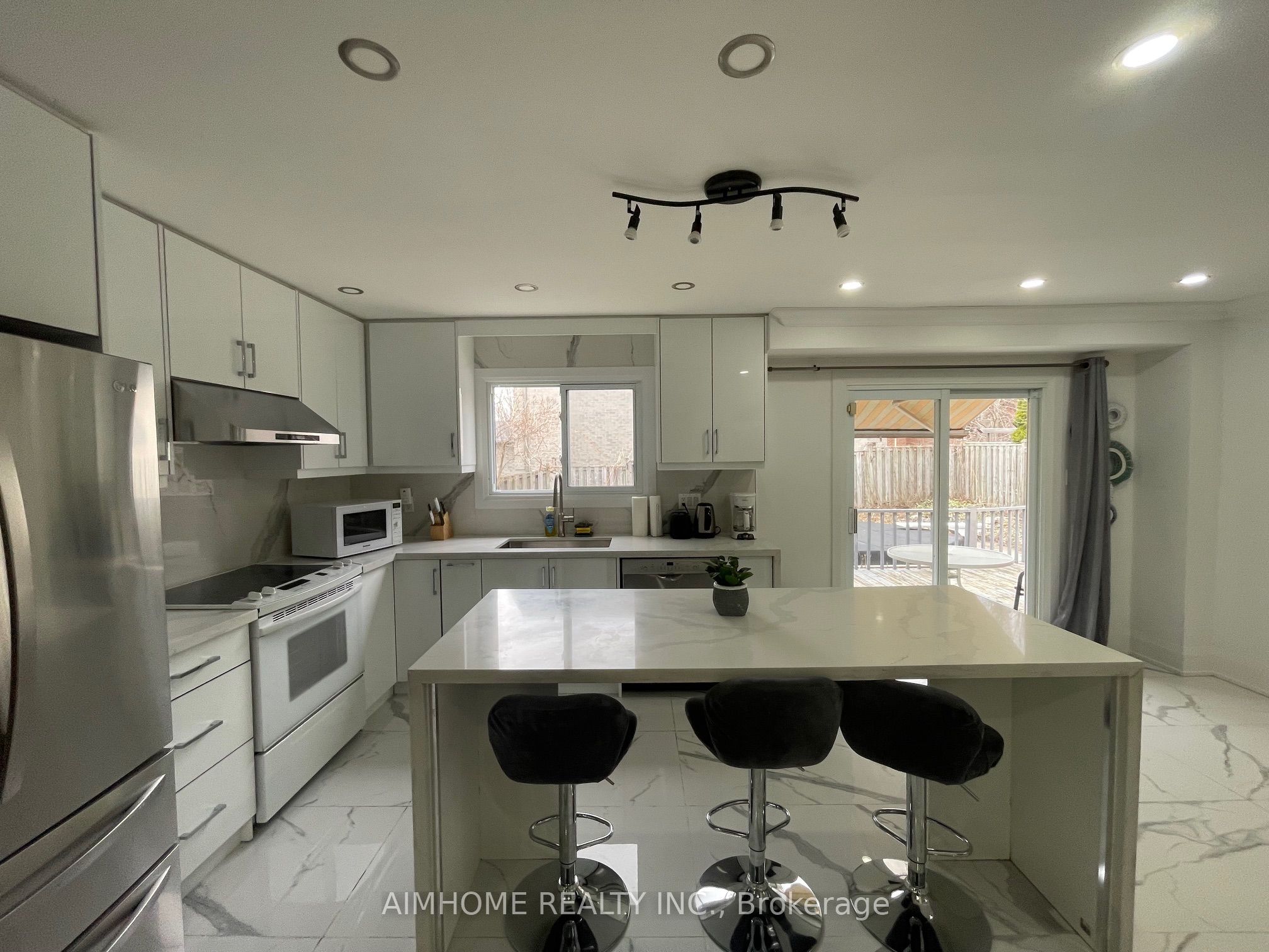 166 Fincham Avenue Main Property Photo 6