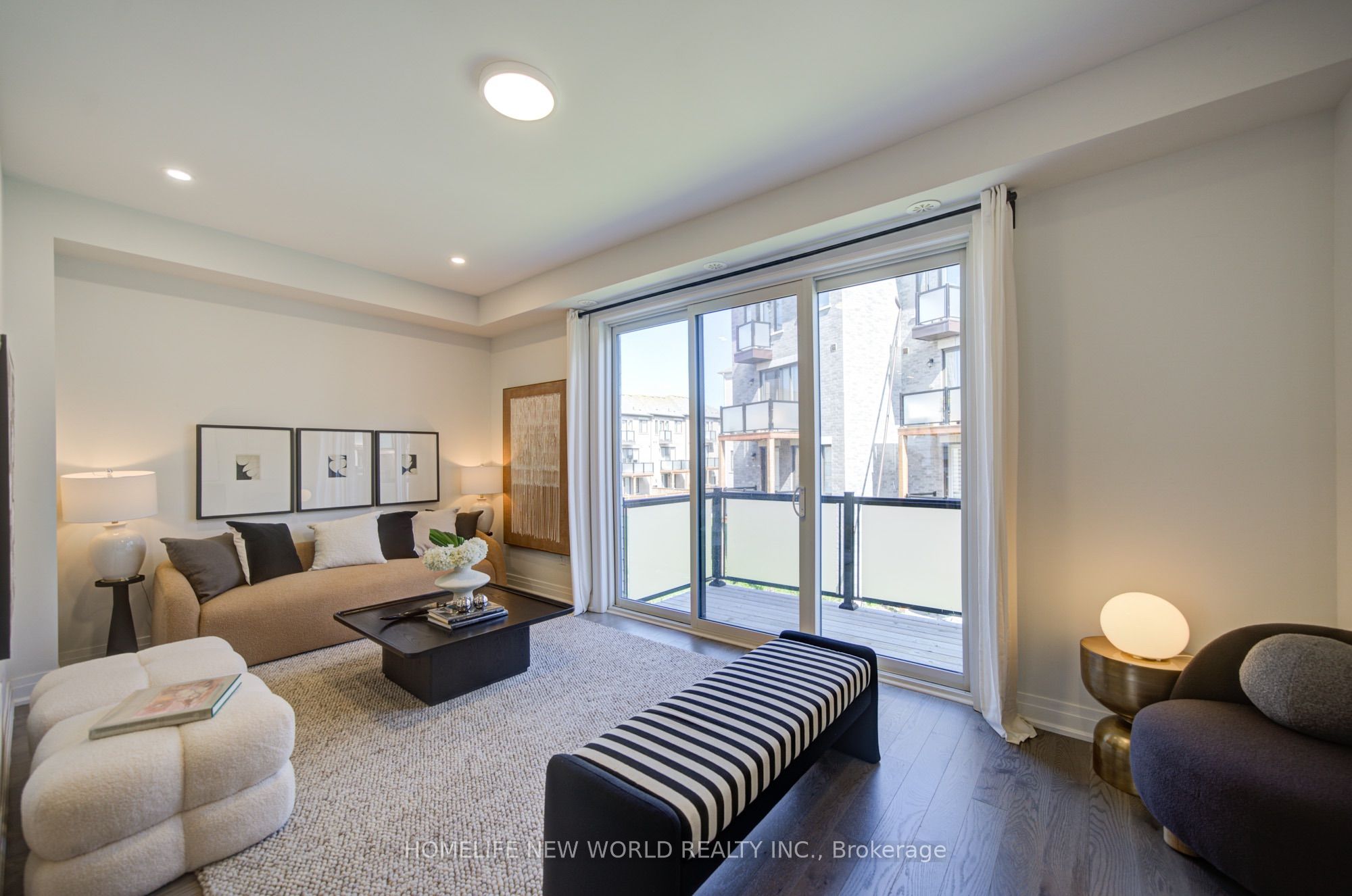 216 Vermont Avenue Property Photo 11