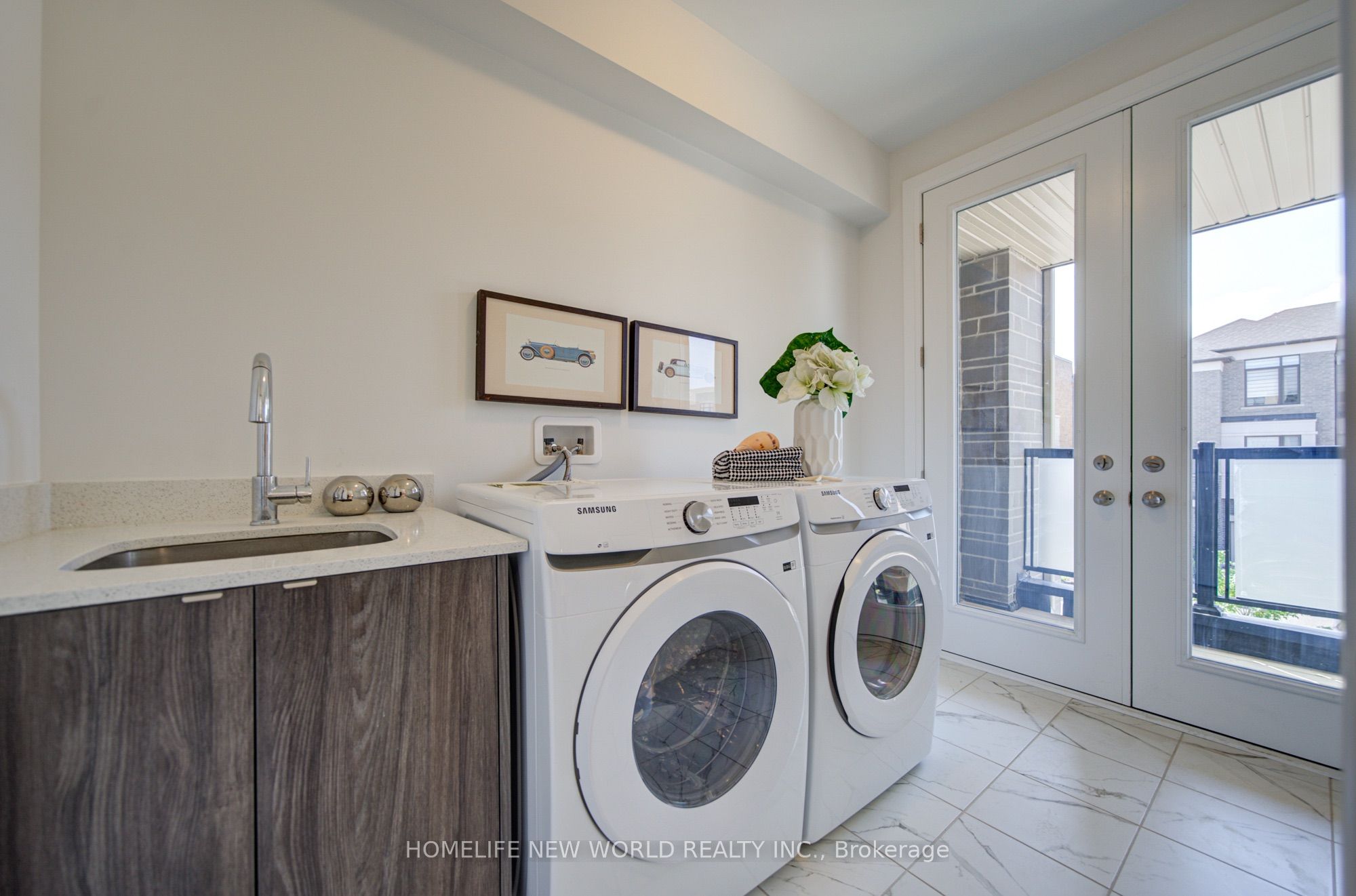 216 Vermont Avenue Property Photo 26
