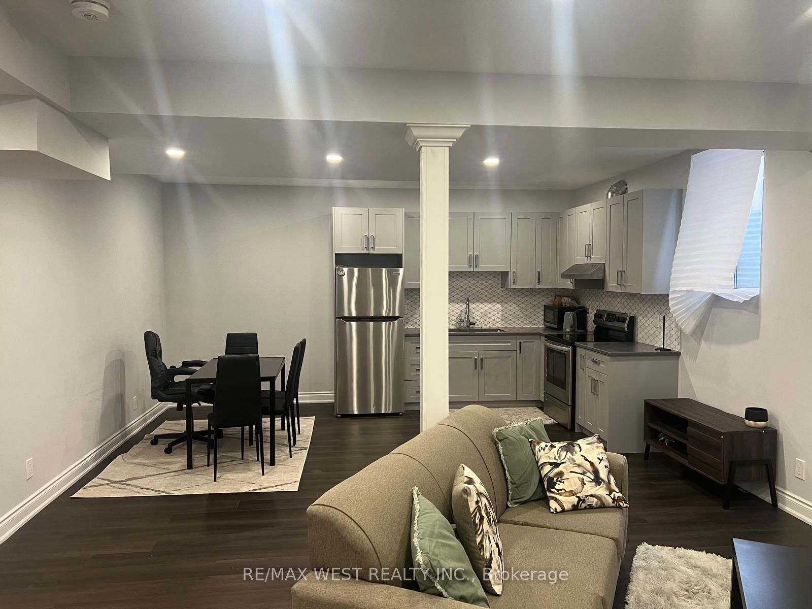 121 Appleyard Avenue Property Photo 3