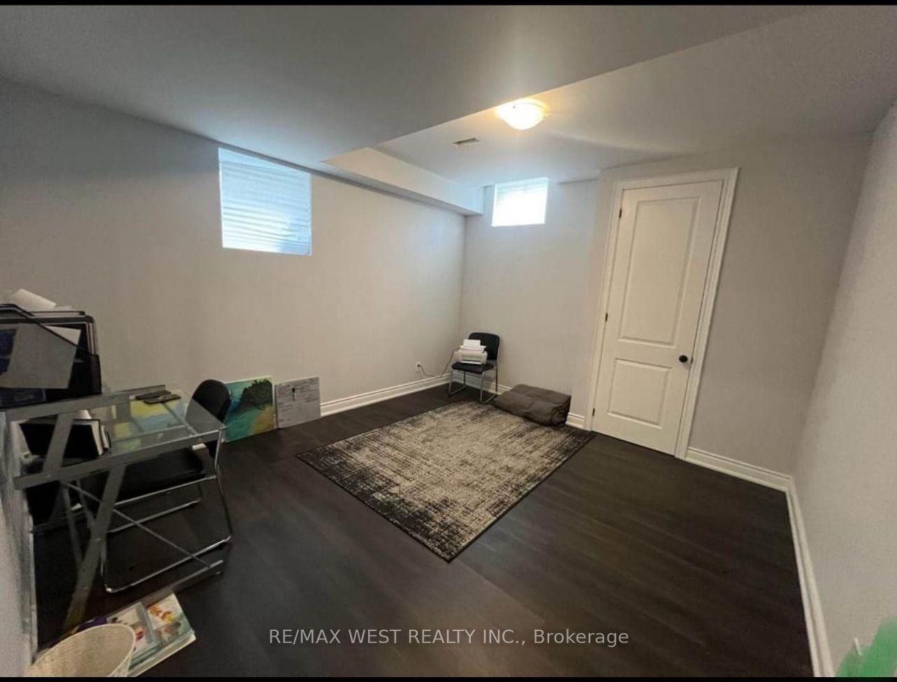121 Appleyard Avenue Property Photo 7