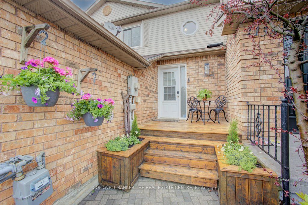 1140 Inniswood Street Property Photo 3