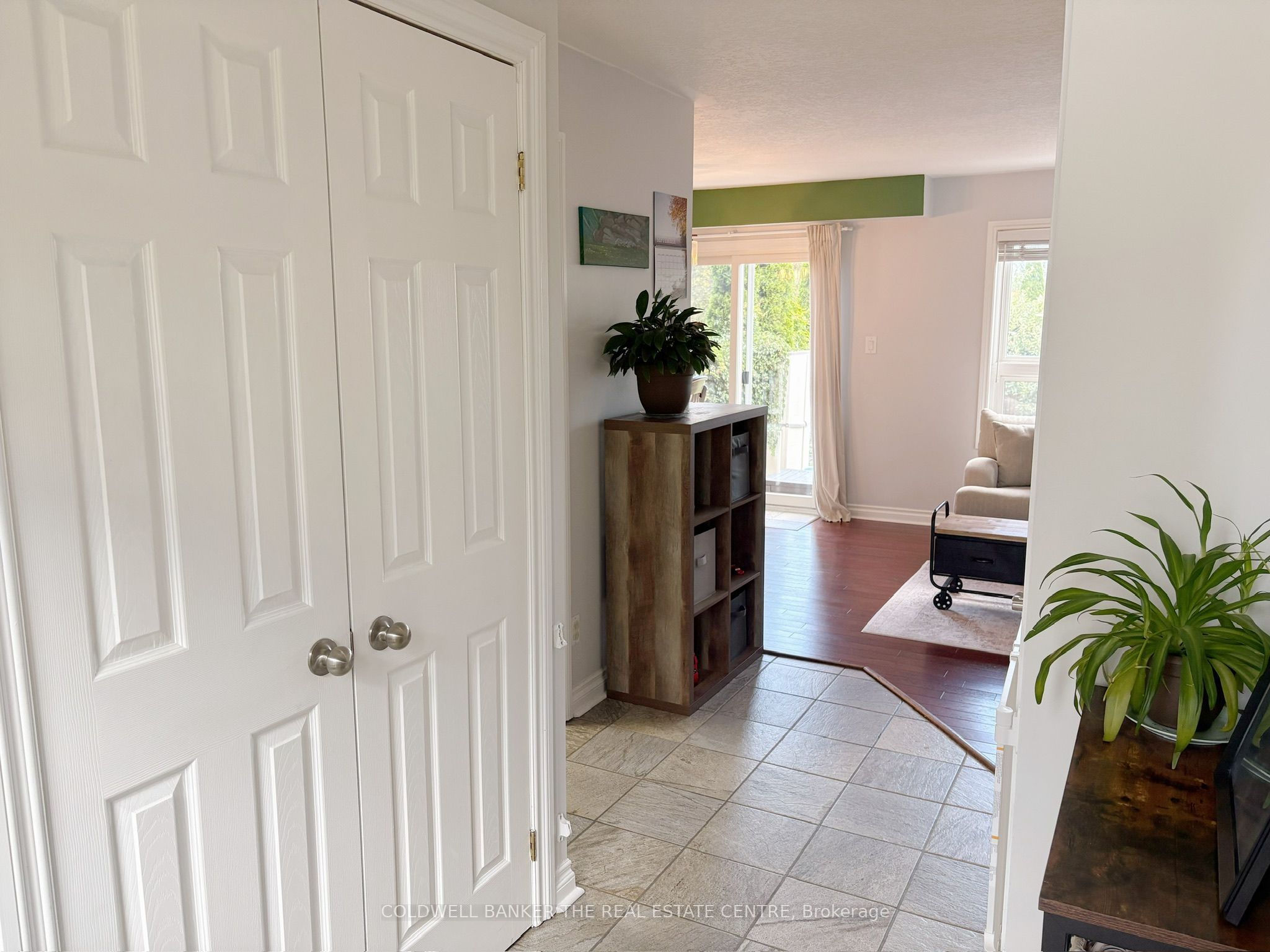 1140 Inniswood Street Property Photo 4