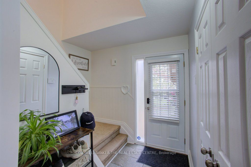 1140 Inniswood Street Property Photo 5