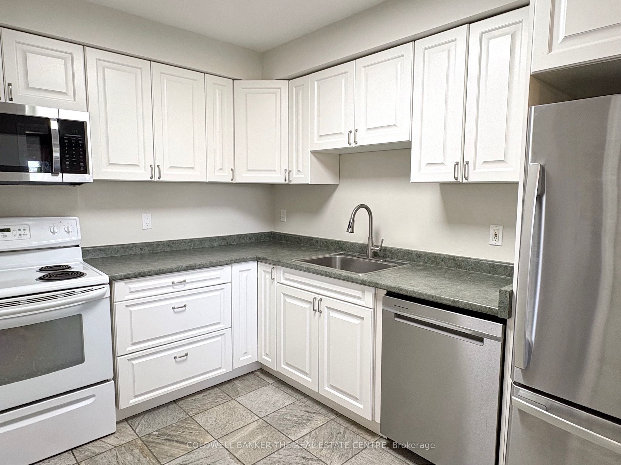 1140 Inniswood Street Property Photo 13