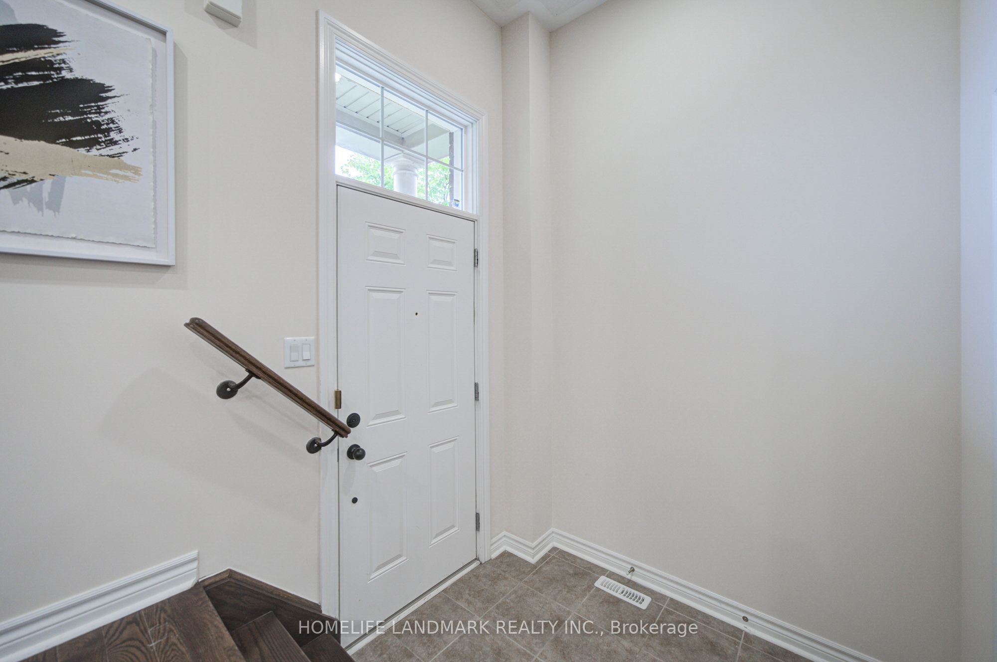 10483 Woodbine Avenue Property Photo 3