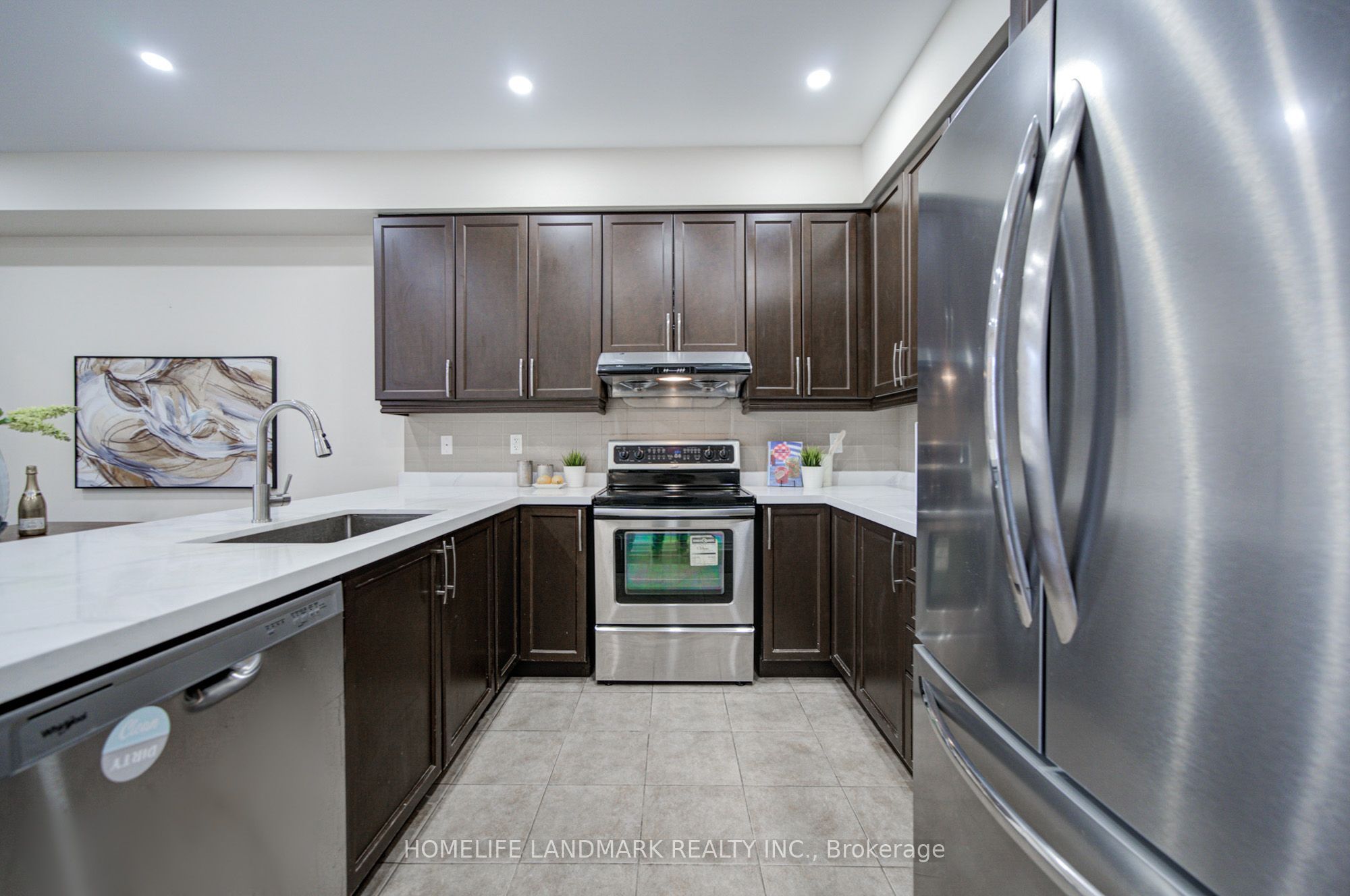 10483 Woodbine Avenue Property Photo 12