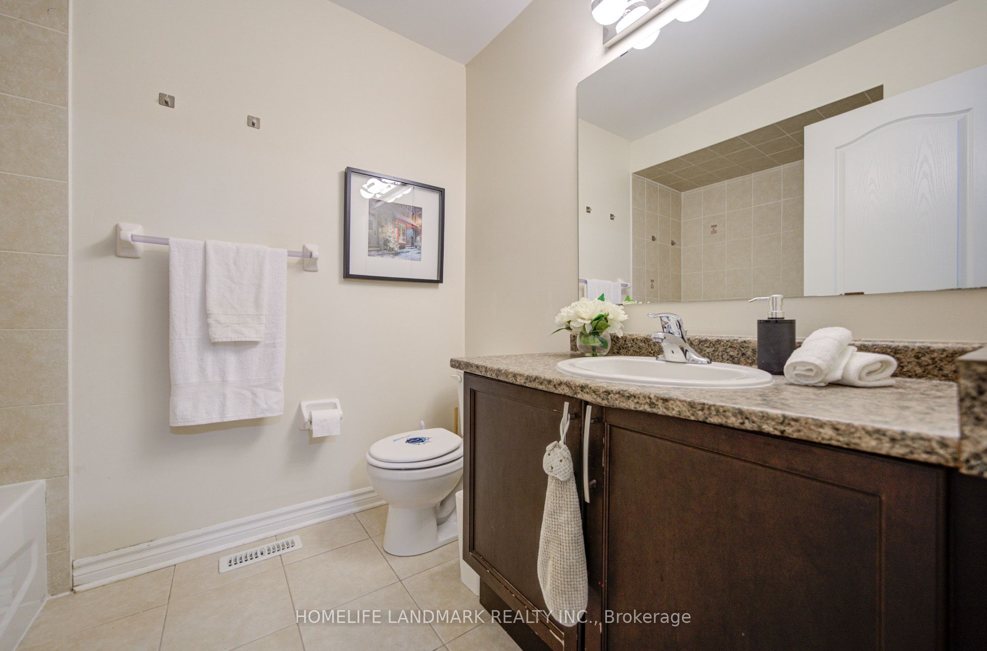 10483 Woodbine Avenue Property Photo 27