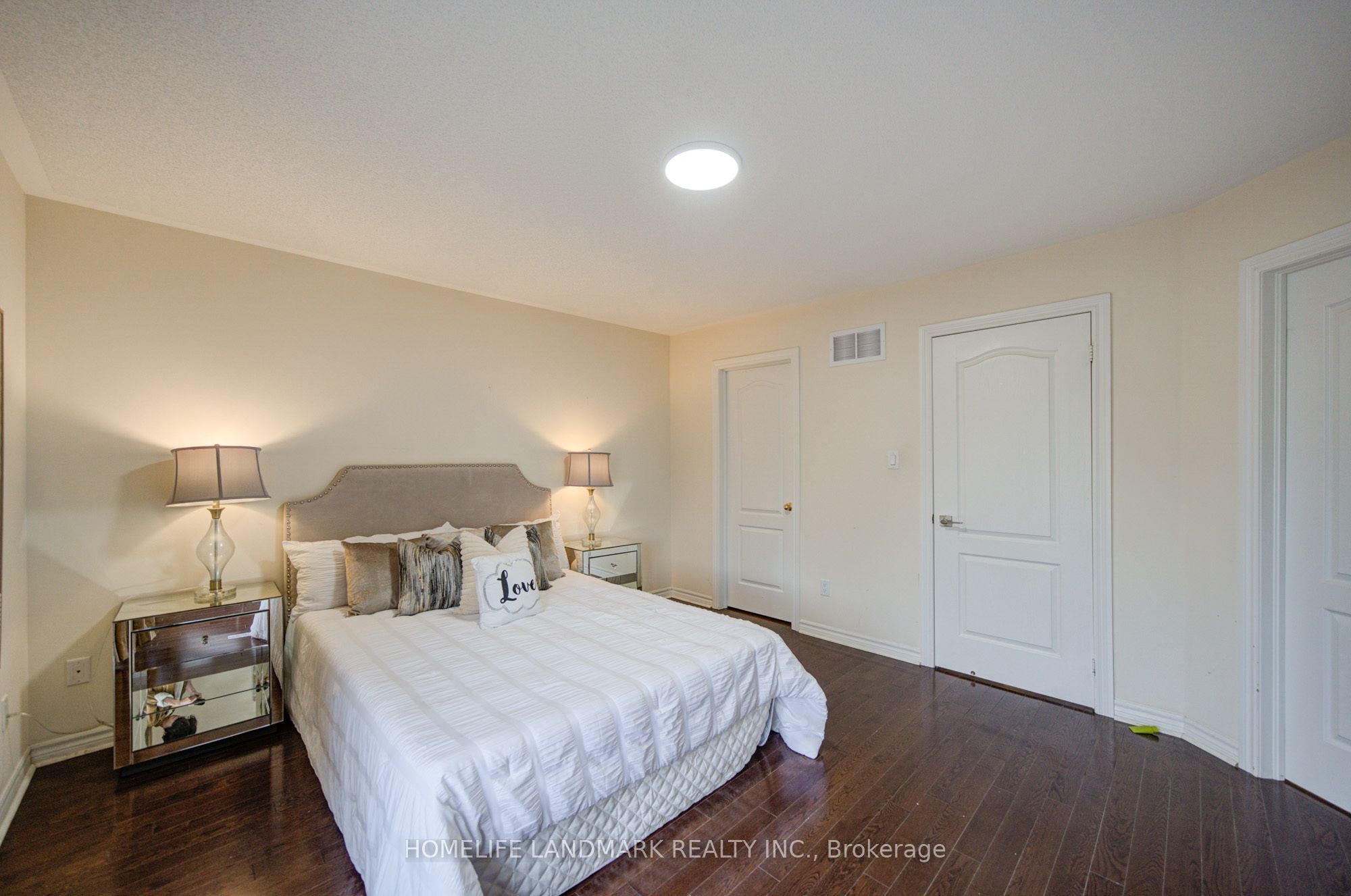 10483 Woodbine Avenue Property Photo 37