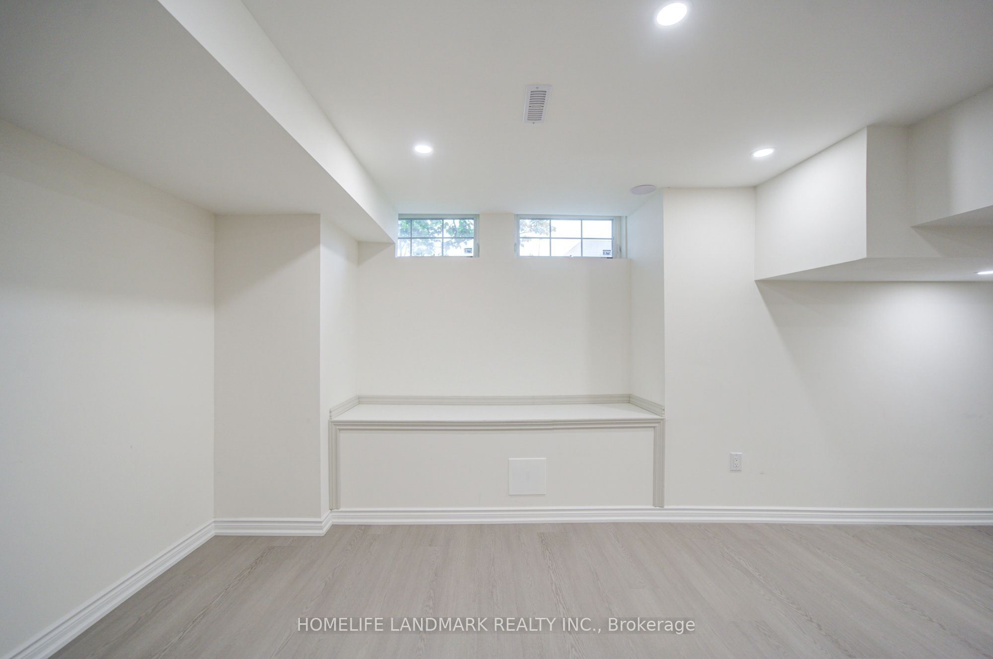 10483 Woodbine Avenue Property Photo 43