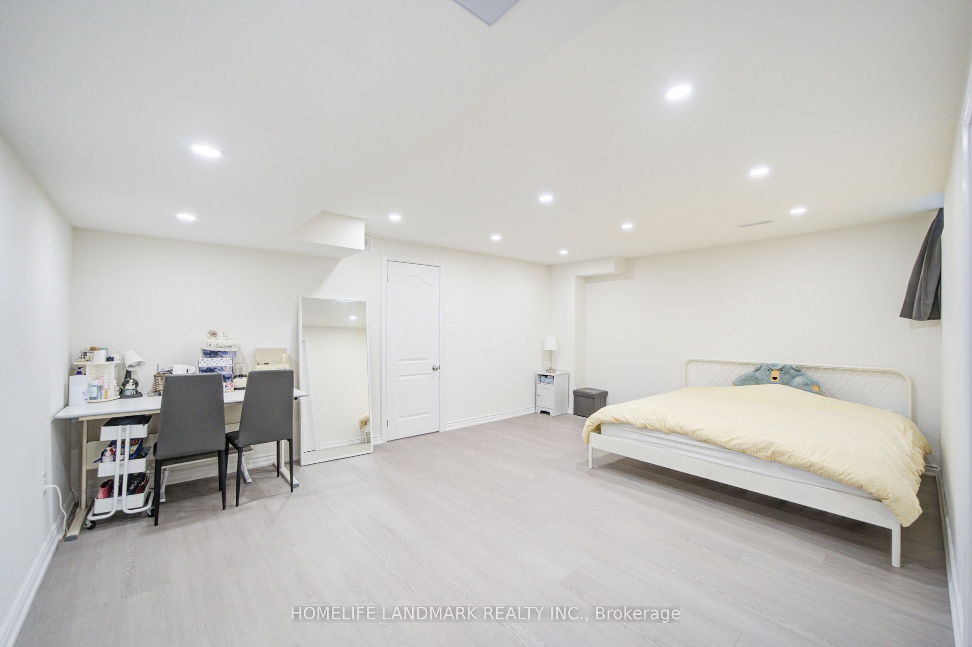10483 Woodbine Avenue Property Photo 47
