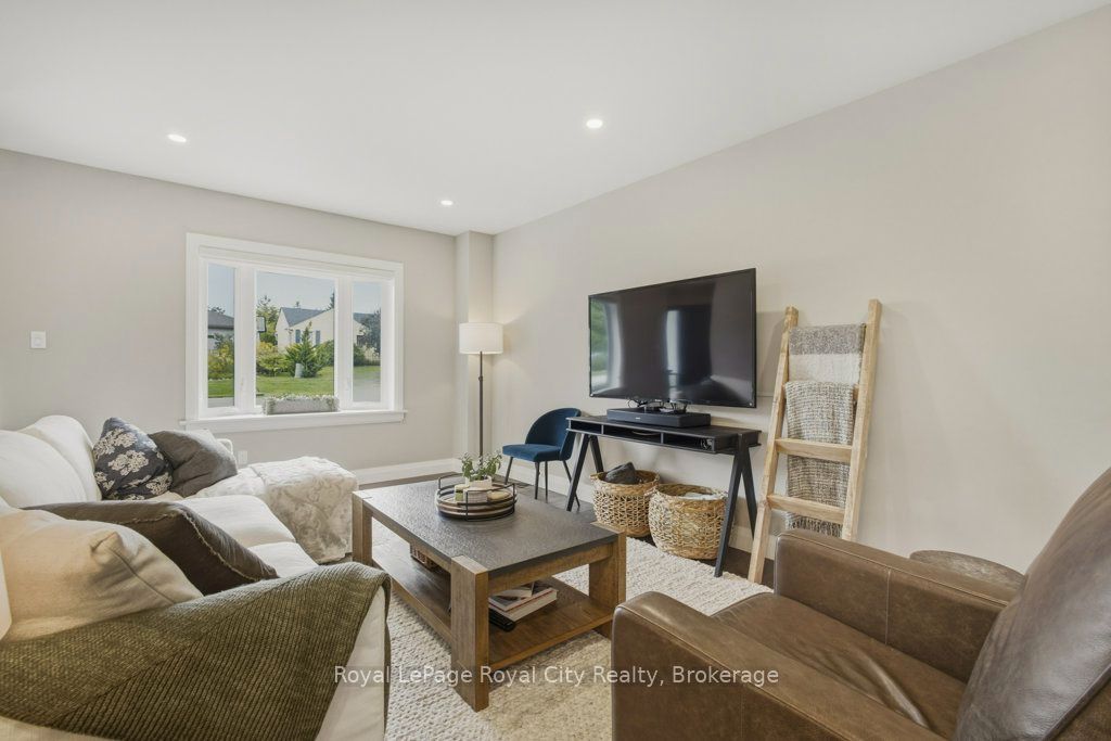 236 Stanley Street Property Photo 11