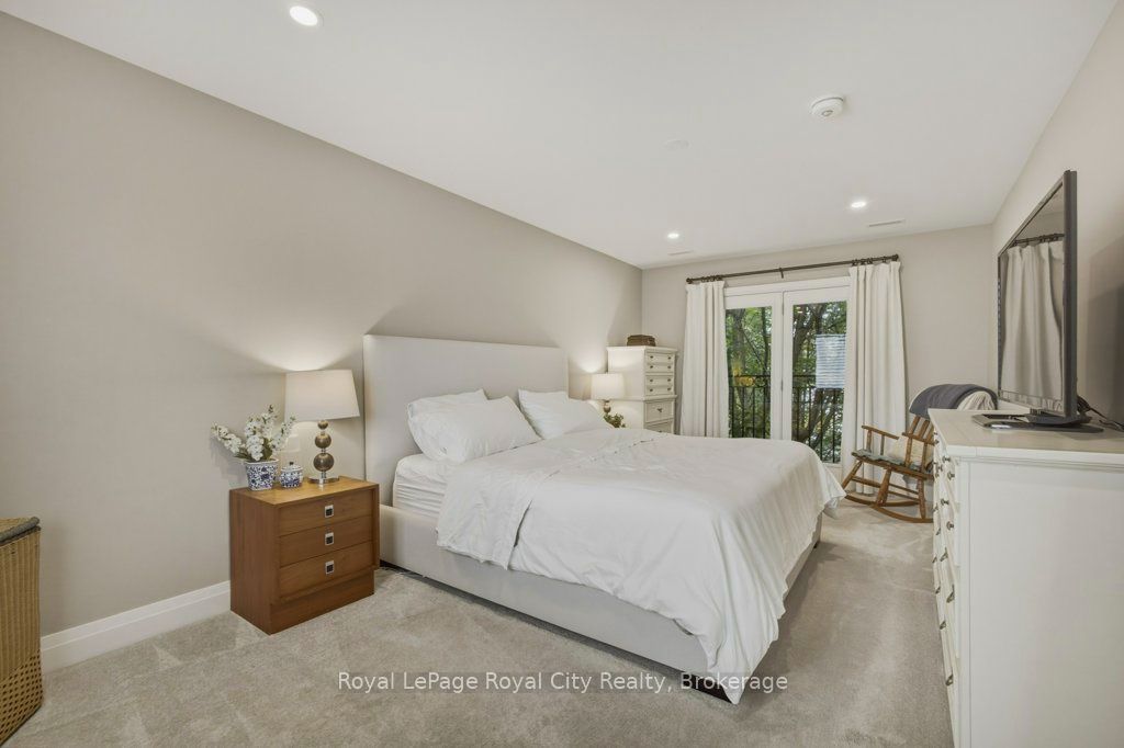 236 Stanley Street Property Photo 14