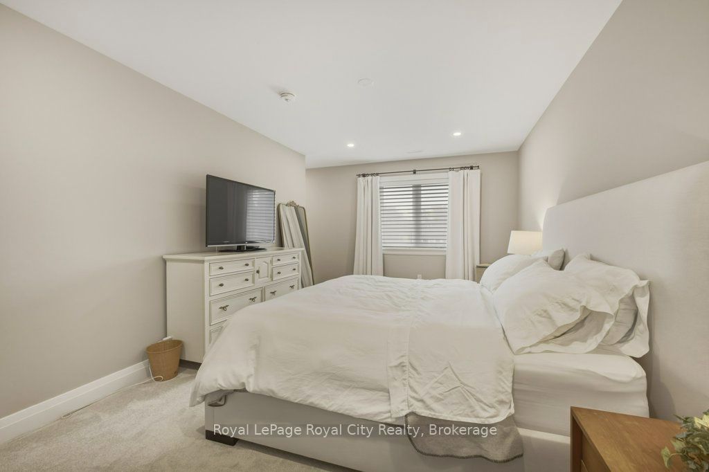 236 Stanley Street Property Photo 15