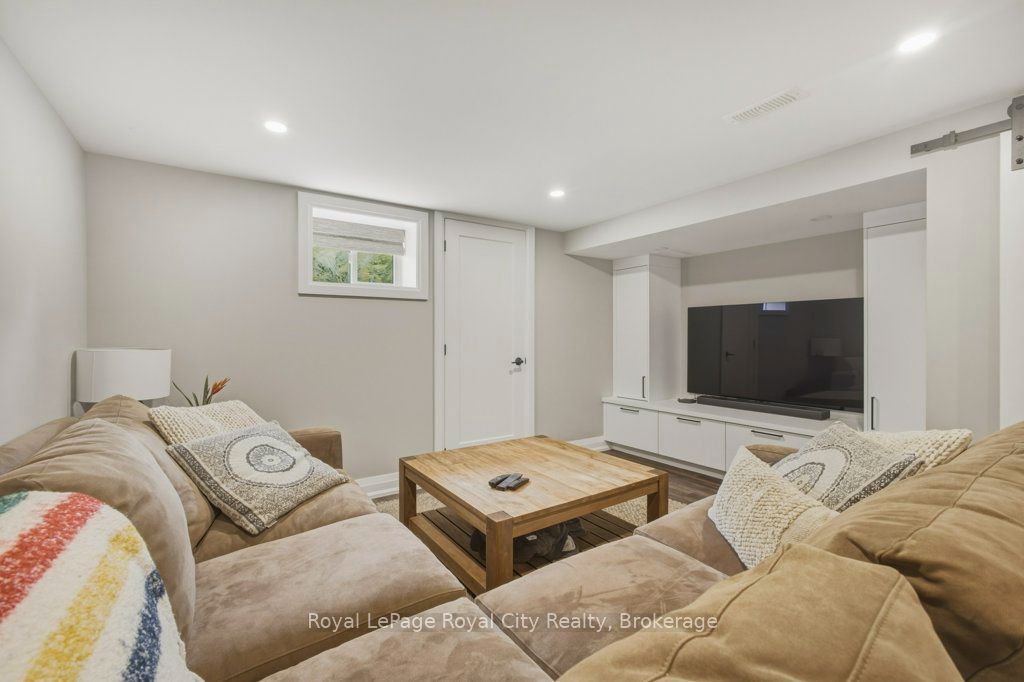 236 Stanley Street Property Photo 23