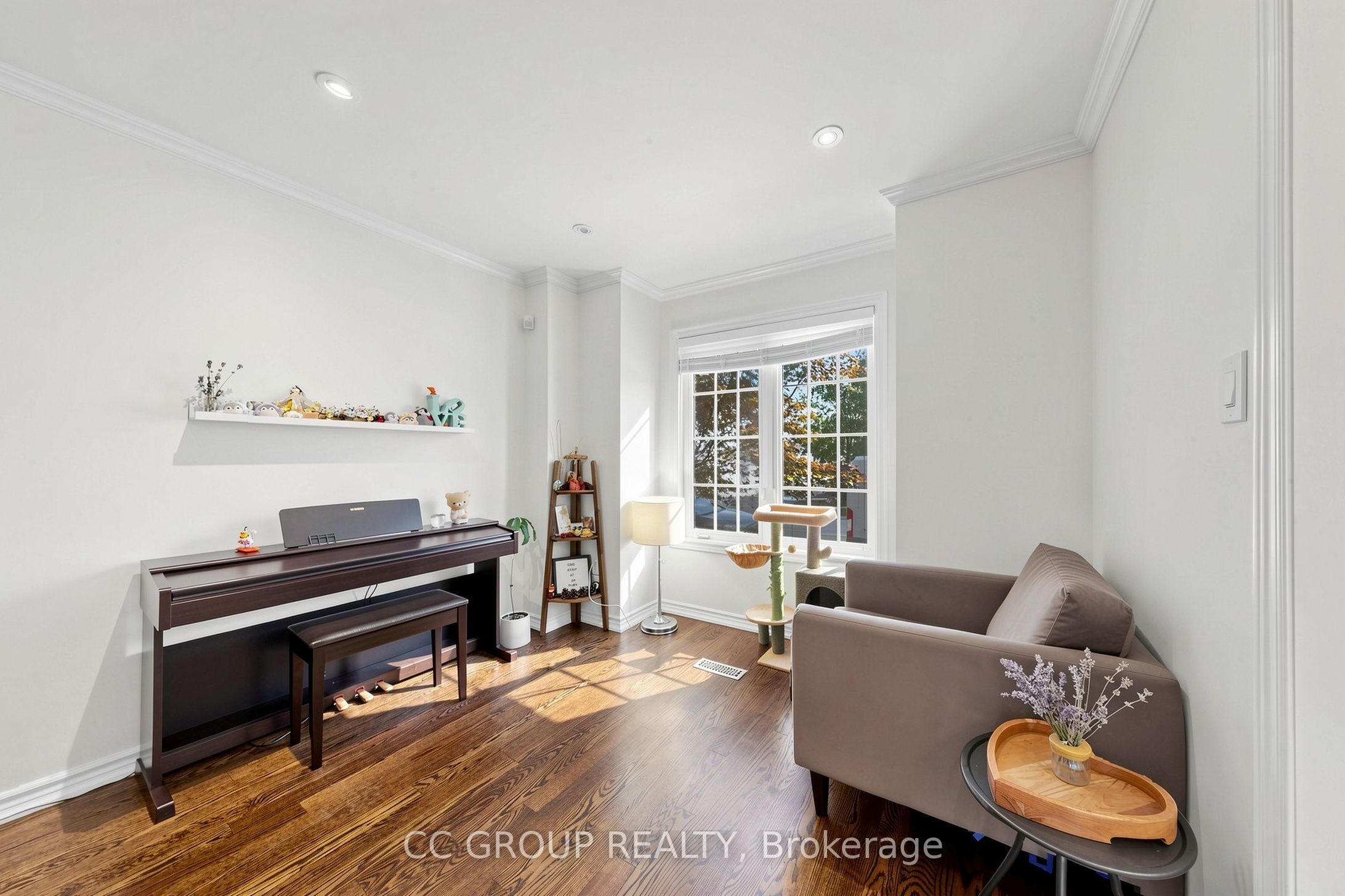 34 Glendennan Avenue Property Photo 3