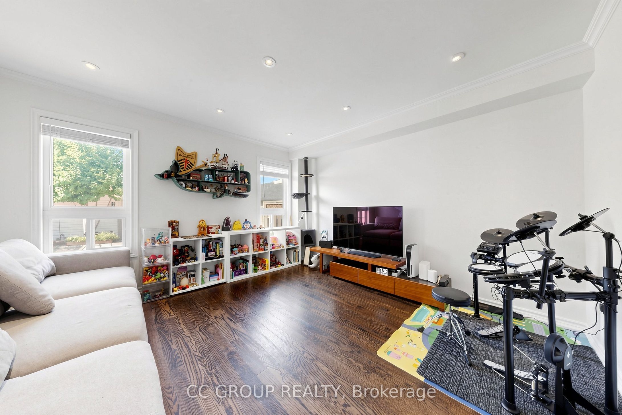 34 Glendennan Avenue Property Photo 14