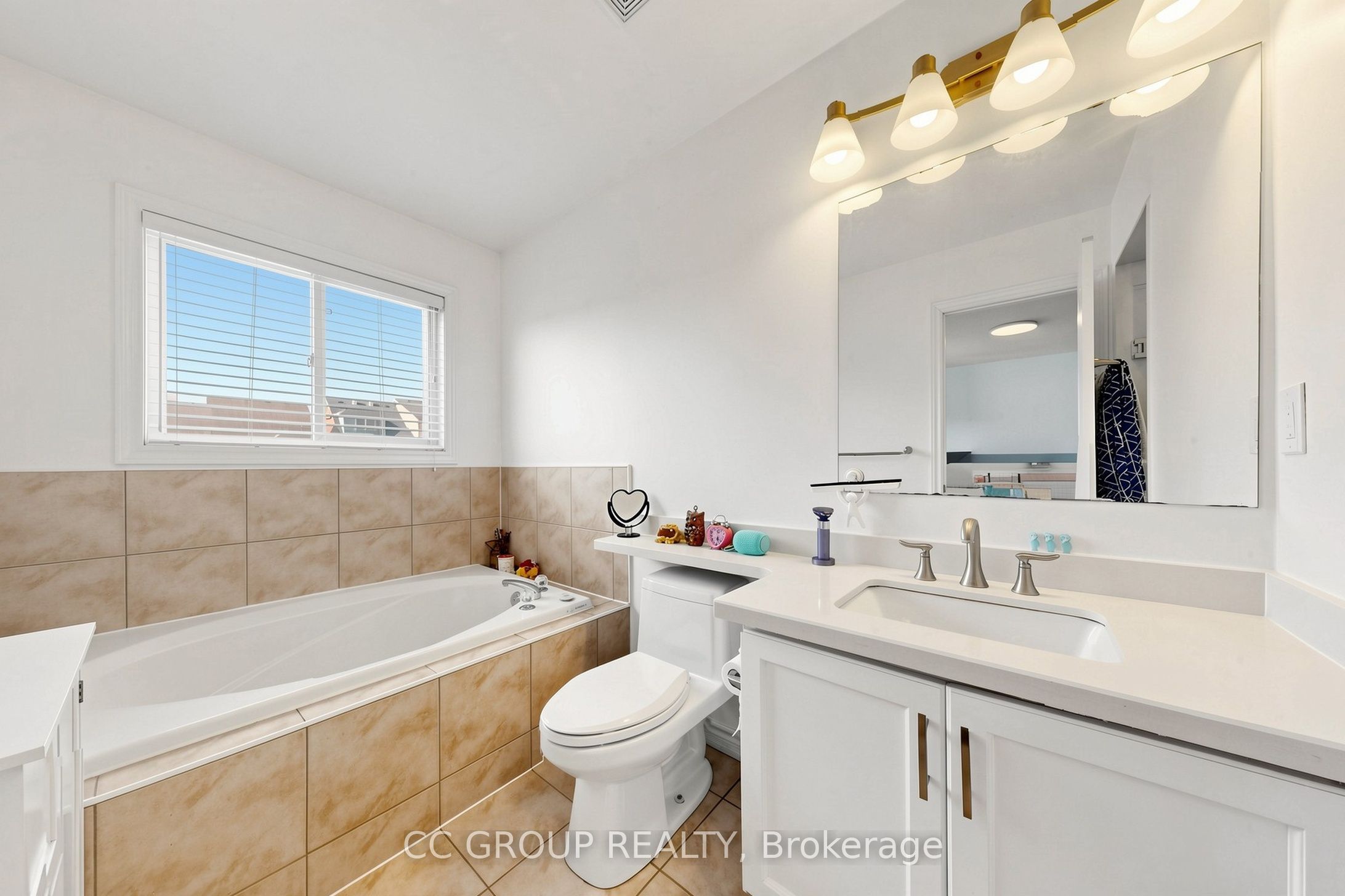 34 Glendennan Avenue Property Photo 22