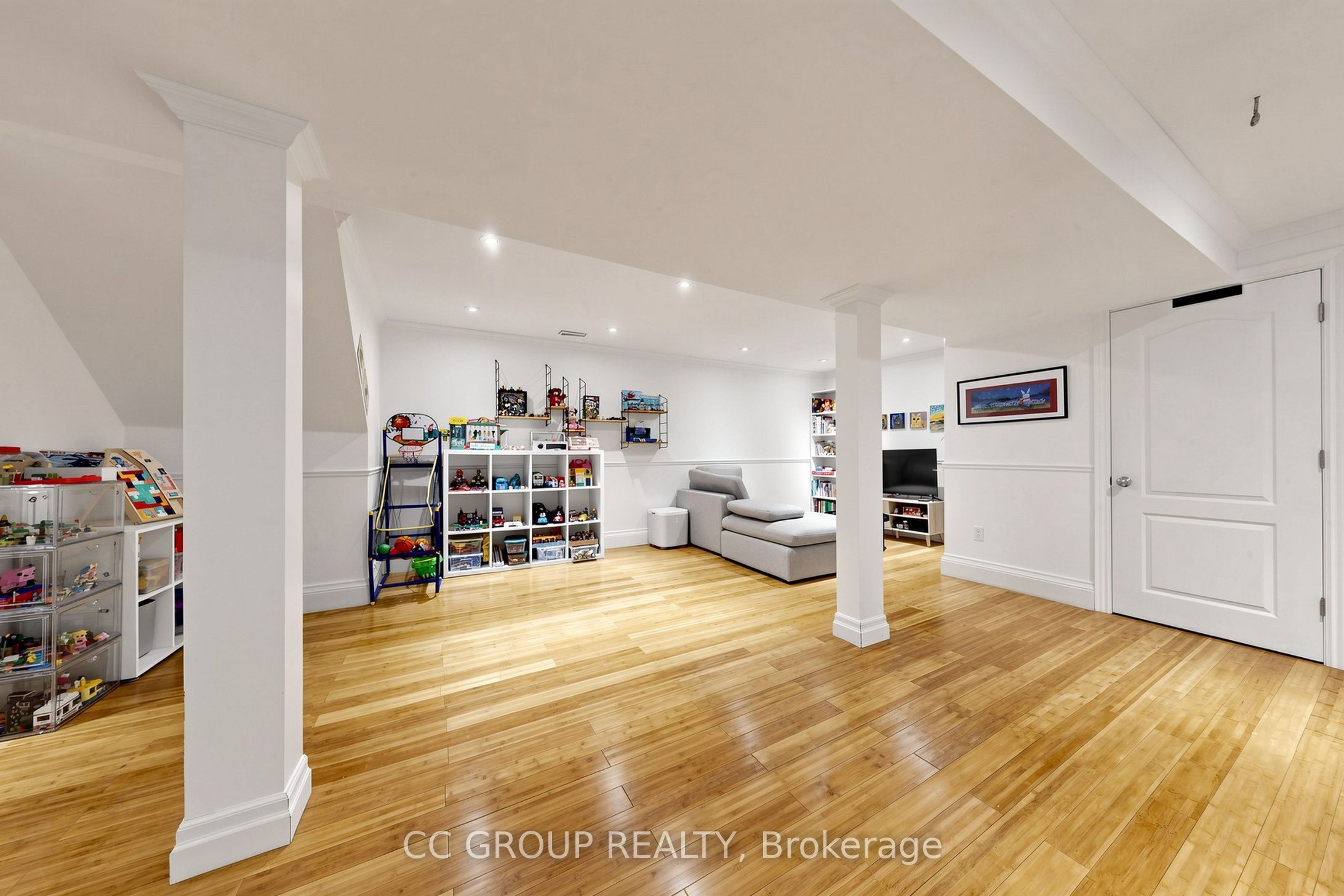34 Glendennan Avenue Property Photo 28