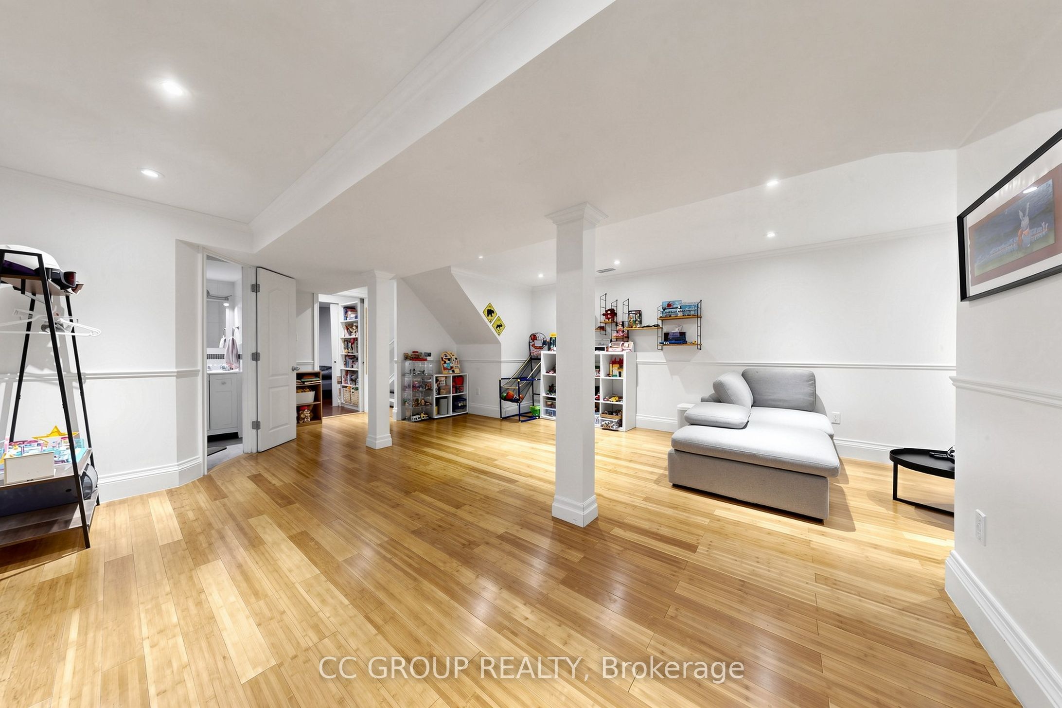34 Glendennan Avenue Property Photo 30