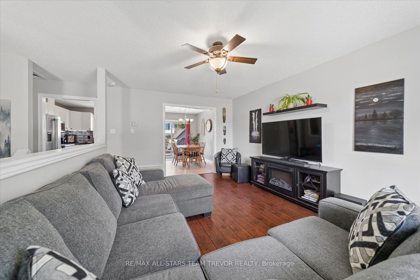16 Evelyn Avenue Property Photo 5