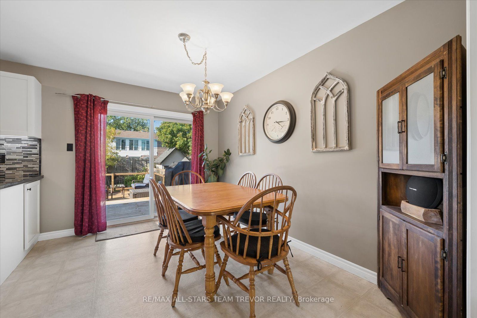 16 Evelyn Avenue Property Photo 8