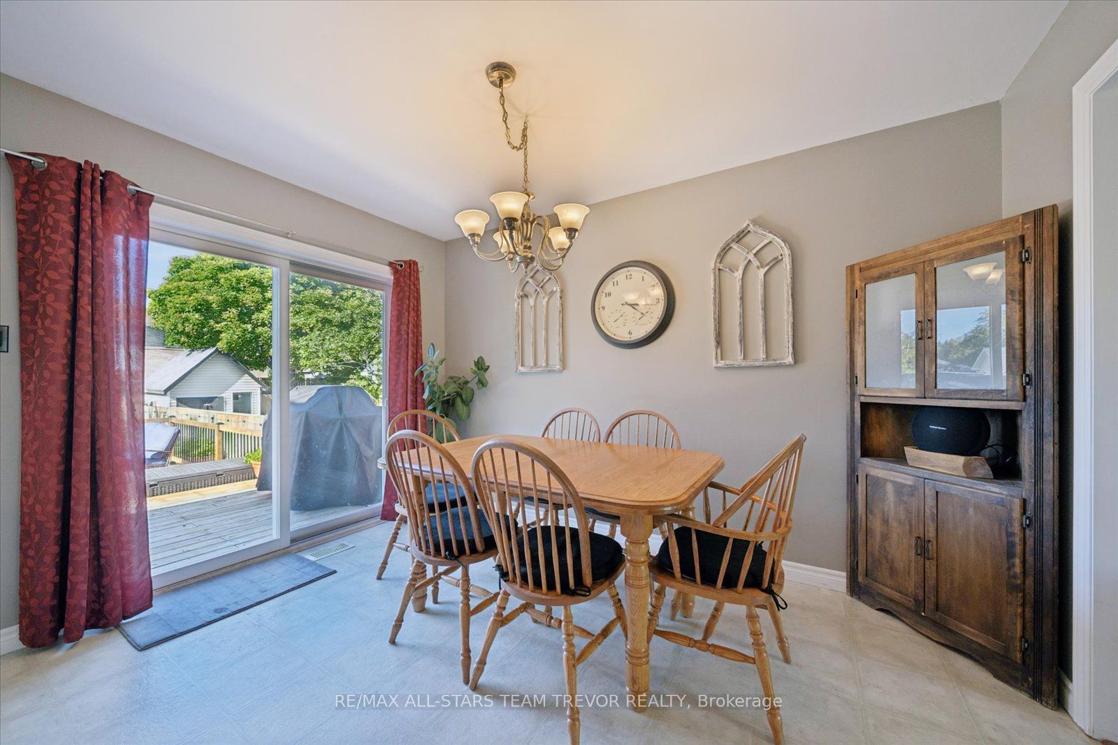 16 Evelyn Avenue Property Photo 9