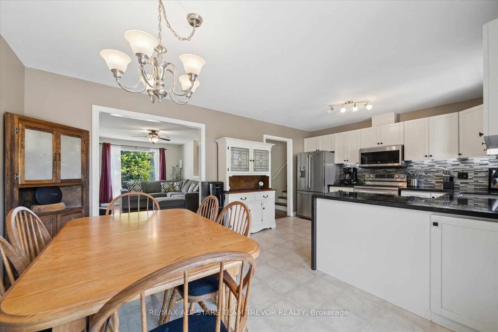 16 Evelyn Avenue Property Photo 11