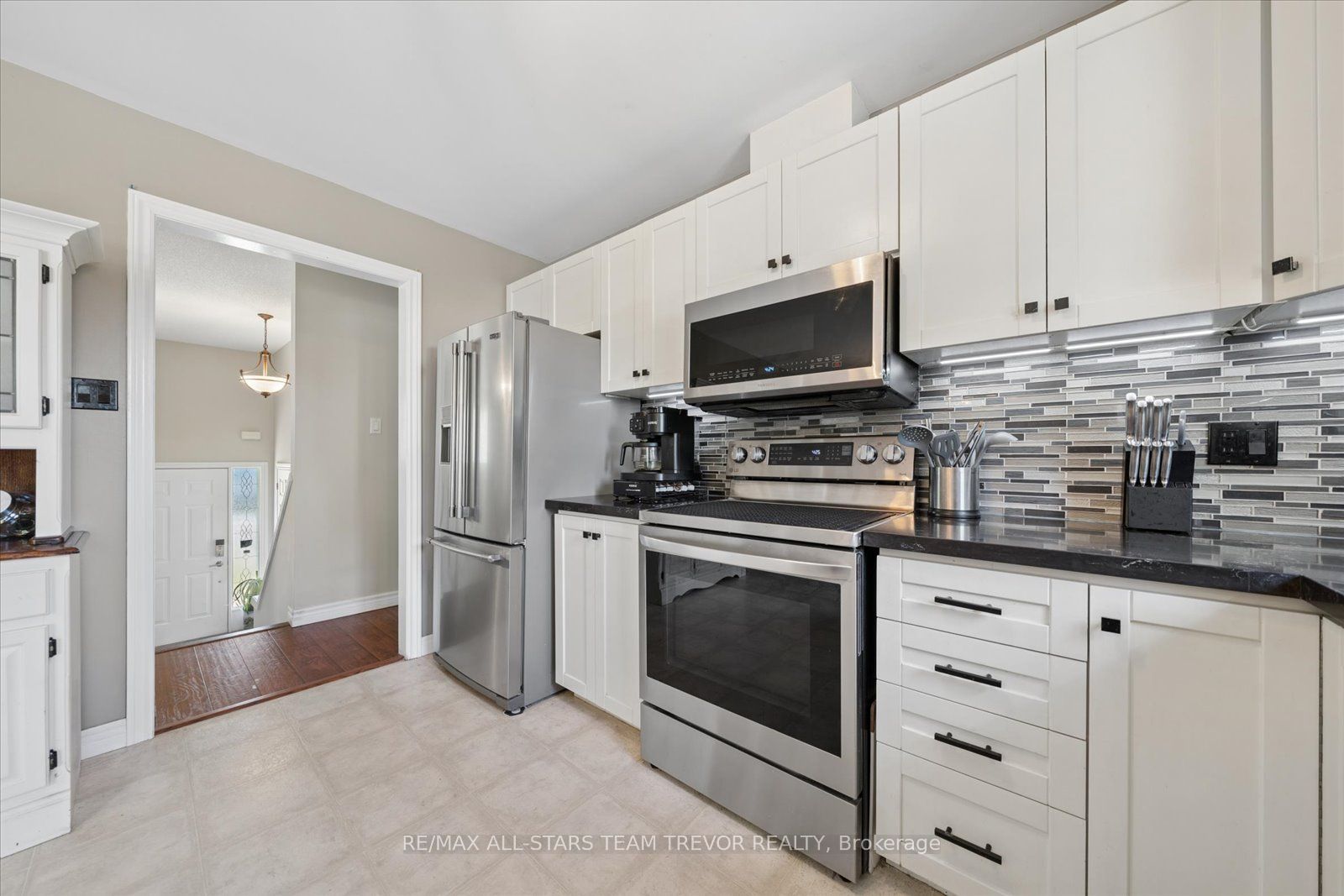 16 Evelyn Avenue Property Photo 16