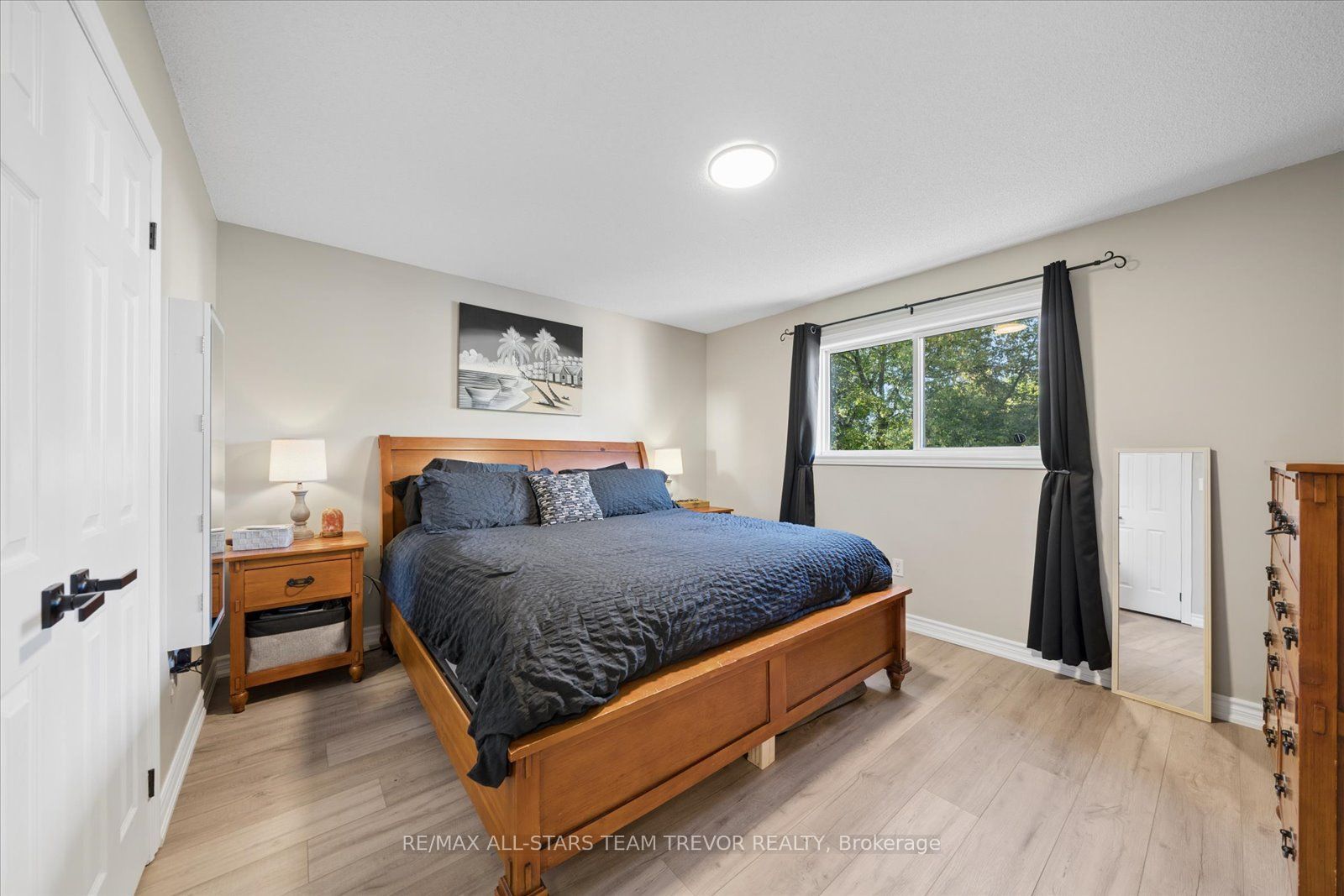 16 Evelyn Avenue Property Photo 19