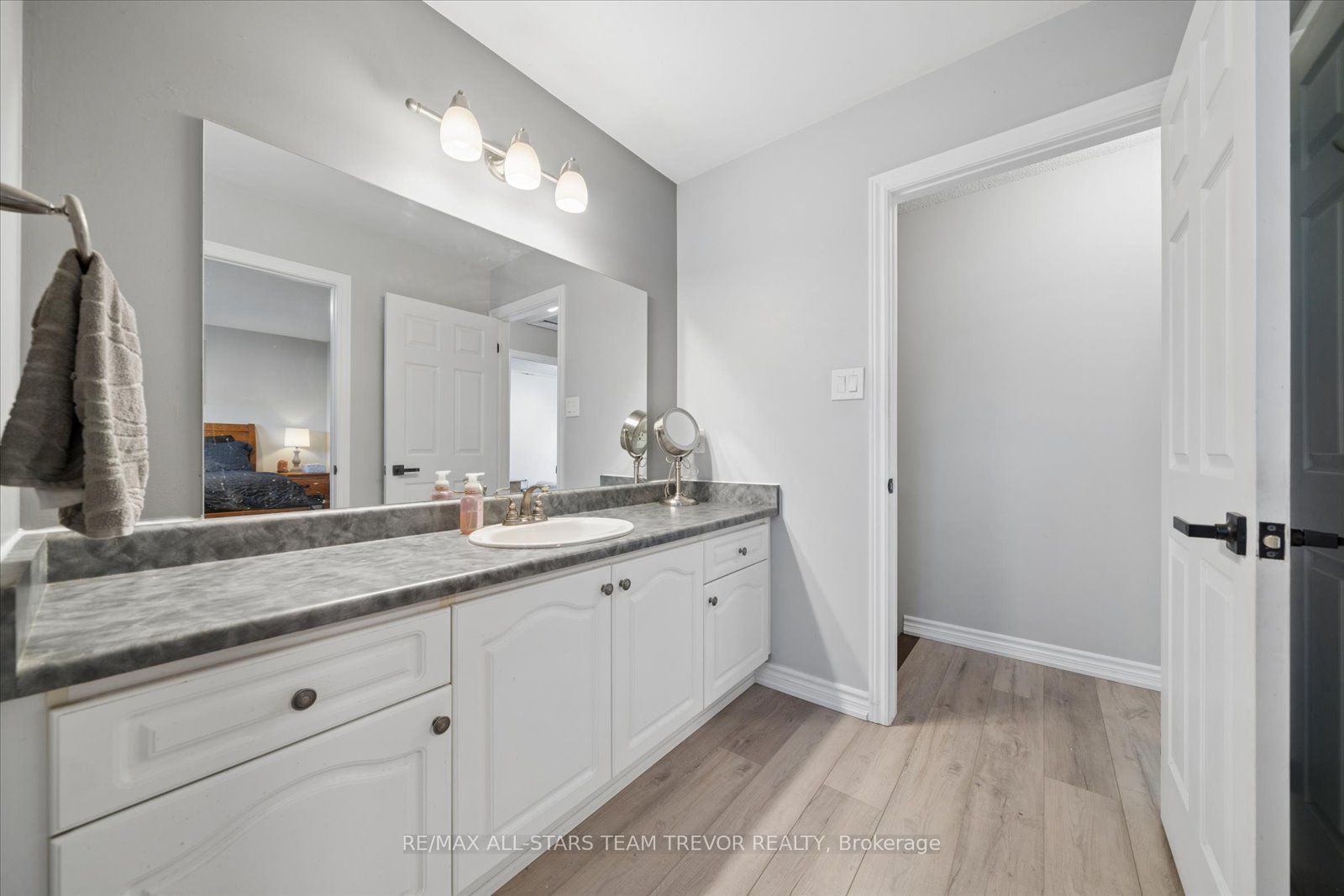 16 Evelyn Avenue Property Photo 23