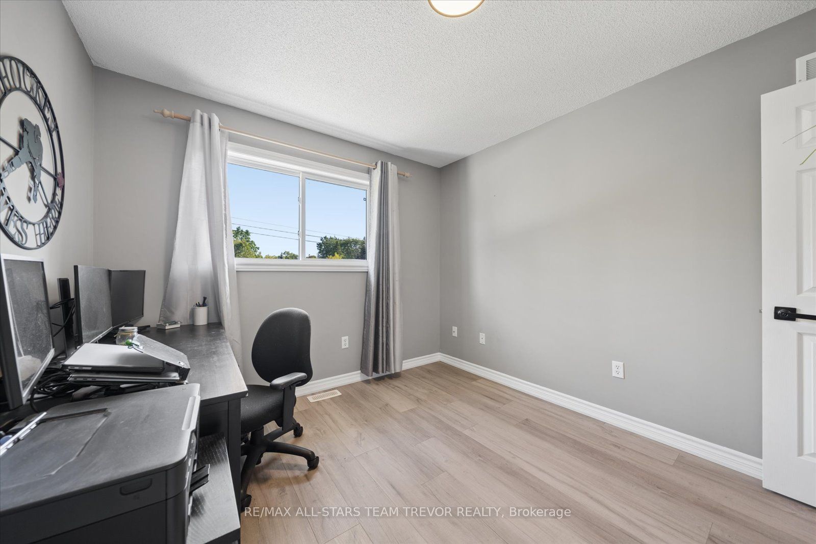 16 Evelyn Avenue Property Photo 25