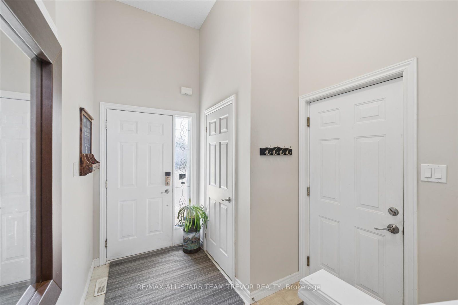 16 Evelyn Avenue Property Photo 29