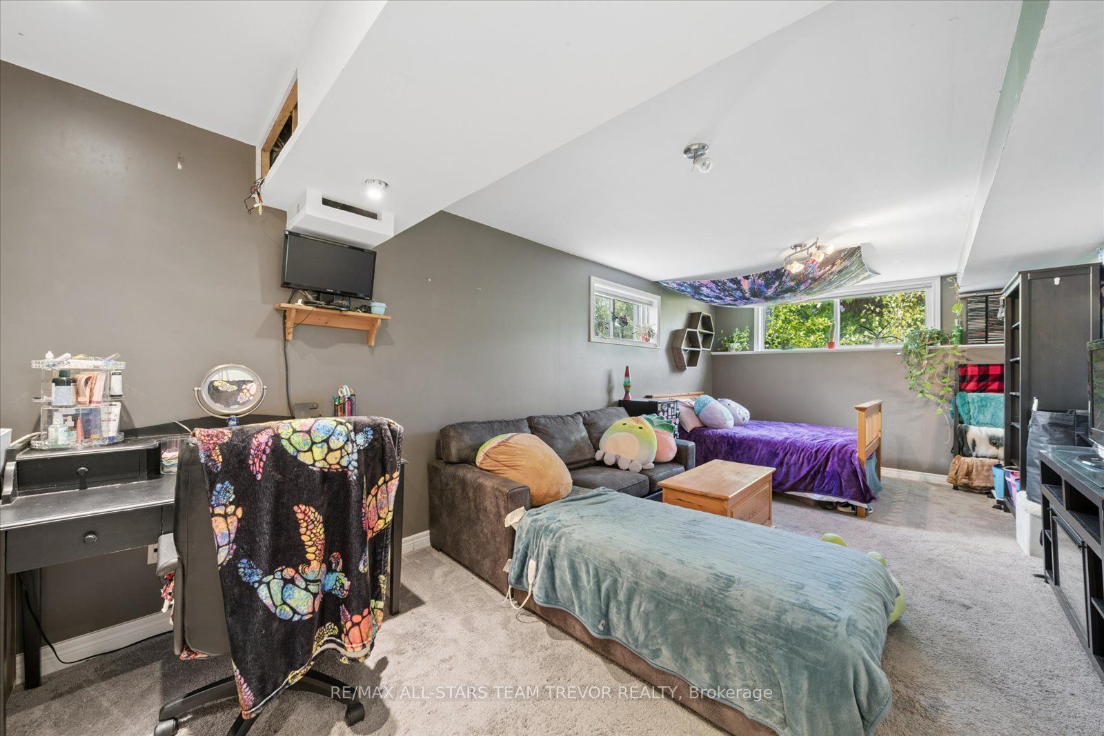 16 Evelyn Avenue Property Photo 33