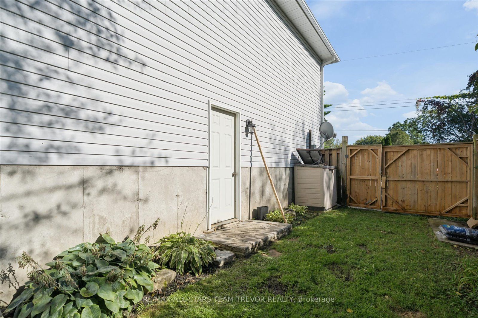 16 Evelyn Avenue Property Photo 48