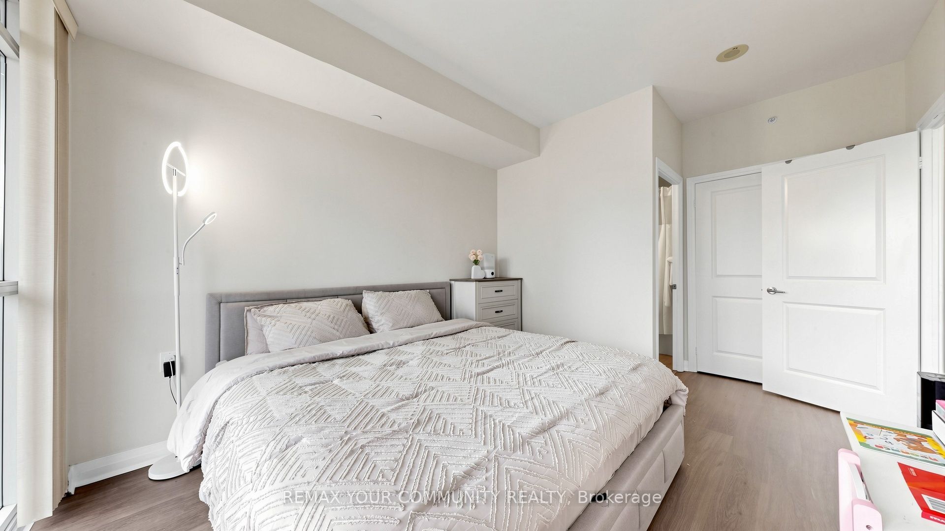 55 Oneida Crescent 408 Property Photo 12