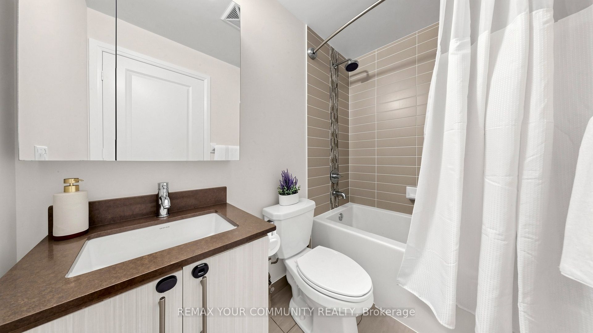 55 Oneida Crescent 408 Property Photo 14