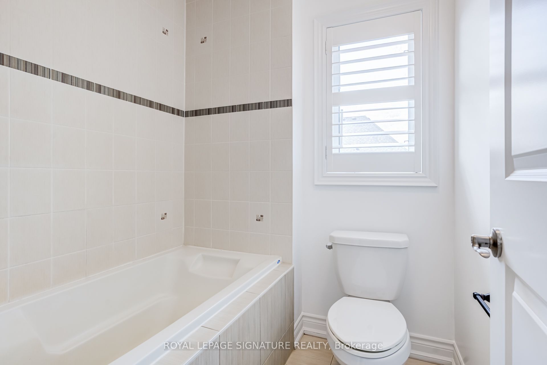 32 West Coast Trail Property Photo 44