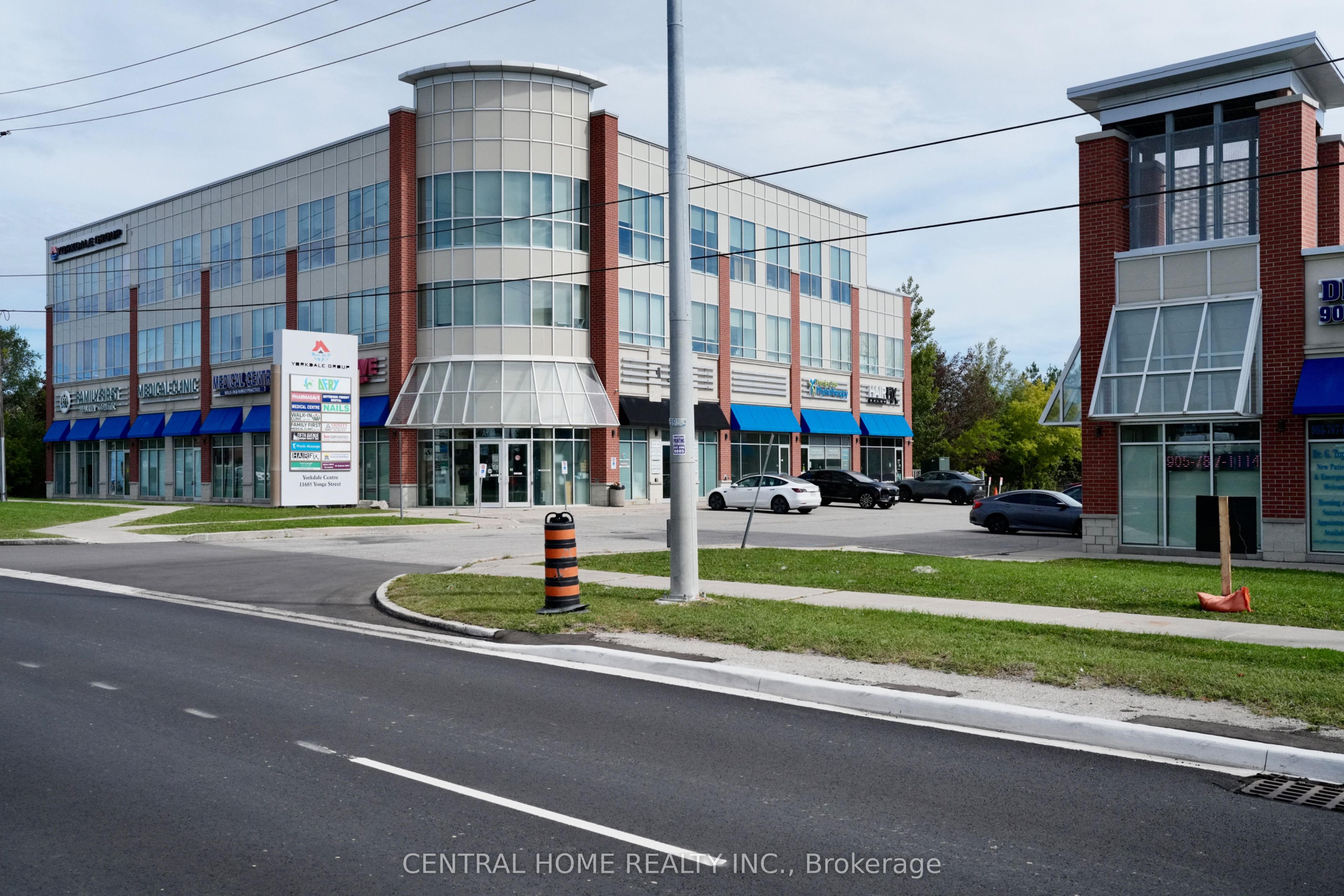 11685 Yonge Street B104 Property Photo 1