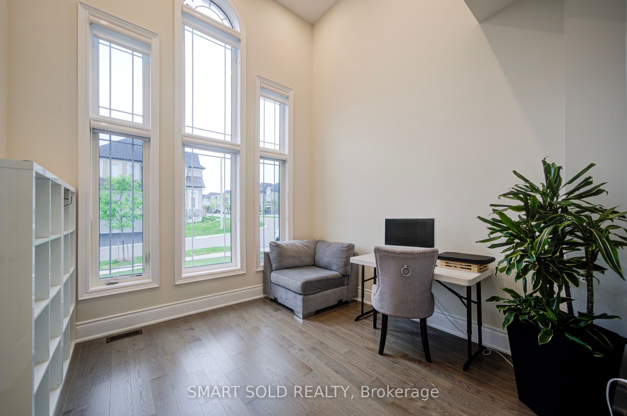 2 Menotti Drive Property Photo 6