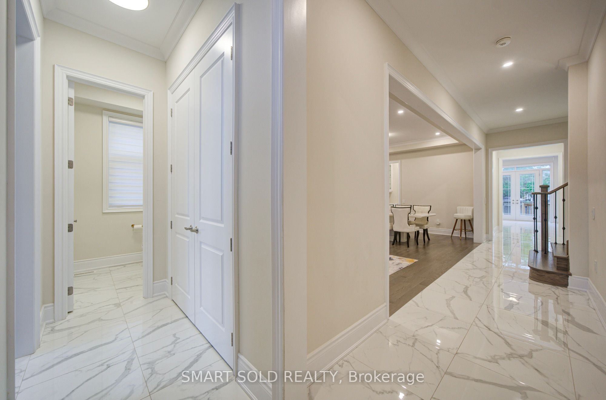 2 Menotti Drive Property Photo 7